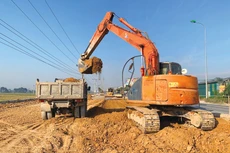 Các trình tự, thủ tục triển khai công tác giải phóng mặt bằng phải thực hiện theo quy định của pháp luật về đất đai dù được tách thành dự án độc lập hay là một bước trong quá trình thực hiện dự án tổng thể. Ảnh: Lê Tiên