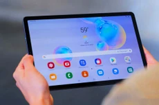 Công ty TNHH Công nghệ Thiên Hoàng tham dự Gói thầu số 03 Mua sắm máy tính bảng tại TP. Quảng Ngãi với giá dự thầu 1,964 tỷ đồng. Ảnh minh họa: Nhã Chi