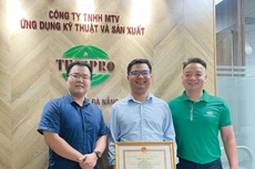 Nhóm kỹ sư Lê Thành Nam, Nguyễn Sơn Tùng, Đặng Quốc Việt, 3 tác giả của Công ty TECAPRO đạt Giải thưởng Tuổi trẻ sáng tạo trong Quân đội năm 2024