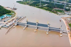 Dự án Giải quyết ngập do triều khu vực TP.HCM có xét đến yếu tố biến đổi khí hậu (giai đoạn 1) có tổng mức đầu tư gần 10.000 tỷ đồng, khởi công năm 2016. Ảnh: Nhã Chi