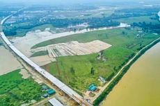 Công ty CP Đầu tư và Xây dựng VINA2 là thành viên Liên danh nhà đầu tư thực hiện Dự án thành phần đoạn Diễn Châu - Bãi Vọt thuộc cao tốc Bắc - Nam phía Đông giai đoạn 2017 - 2020. Ảnh: Hoàng Huy