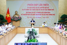 Thủ tướng Phạm Minh Chính chủ trì Hội nghị sơ kết 6 tháng Ủy ban Quốc gia về chuyển đổi số và Đề án 06. Ảnh: Quý Bắc