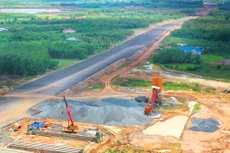 Nhiều định mức xây dựng theo Thông tư số 12/2021/TT-BXD không phản ánh đúng hao phí thực tế trên công trường. Ảnh: Lê Tiên