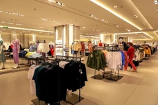 Tại các trung tâm thương mại, lưu lượng khách đến mua sắm giảm xấp xỉ 80%. Ảnh: Internet