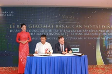 Đại diện CBRE và T-Place ký kết thỏa thuận