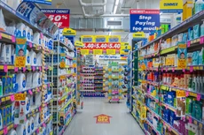 Điểm sáng mua sắm giữa đại dịch Covid-19 đến từ ngành thương mại điện tử, kinh doanh mua sắm trực tuyến và dịch vụ giao hàng tận nơi 