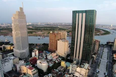 Một vài doanh nghiệp tại TP.HCM đã bắt đầu thay
đổi về mặt thiết kế cho văn phòng, đưa ra nhiều lựa chọn hơn trong loại không
gian mà nhân viên có thể chọn. Ảnh: Lê Toàn