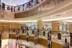 Những thương hiệu thuộc phân khúc cao cấp thường hướng đến những địa điểm tập trung nguồn khách hàng cao cấp, nhất là ở khu vực trung tâm. Ảnh: Bảo Tín