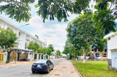 Công ty TNHH Đầu tư Xây dựng Thương mại Thiên Đức cam kết sẽ xây dựng và đưa vào hoạt động hai công trình phụ trợ là siêu thị và nhà trẻ đầu năm 2024 để phục vụ khu dân cư. Ảnh: Ngô Ngãi