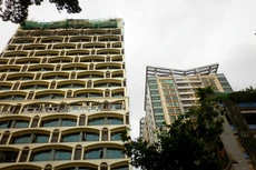 Dự án New Pearl đình đám một thời của Phương Trang được chuyển nhượng lại cho Tập đoàn Vạn Thịnh Phát vào năm 2013 khi mới xây đến tầng thứ 2.