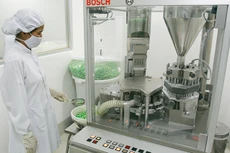 Trong hai năm 2015- 2016, cả nước có 56 địa phương đấu thầu thuốc tập trung. Ảnh: Tường Lâm