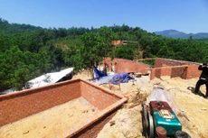 Dựng nhà trái phép tại Dự án hồ chứa nước Hố Khế