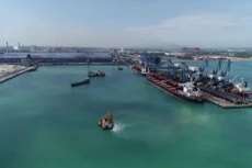 Bến cảng tổng hợp - container Hòa Phát Dung Quất