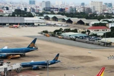 Thu phí máy bay qua vùng trời Việt Nam 115 - 520 USD