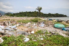 Hơn 500 hộ dân làng biển Nam Ô đã di dời để thành phố bàn giao đất cho dự án xây dựng khu sinh thái.