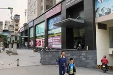 Tháp B văn phòng thuộc toà nhà hỗn hợp HH1 (ngõ 102 Trường Chinh, quận Đống Đa) là một trong 17 công trình tồn tại vi phạm PCCC. .