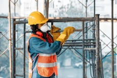 Nhức nhối chuyện lạm dụng yêu cầu với lao động phổ thông để làm khó nhà thầu