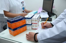 Tình trạng nhà thầu chào vượt giá kế hoạch tại các gói thầu thuốc diễn ra khá phổ biến. Ảnh: Tiên Giang