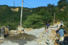 Công ty TNHH Nguyễn Hà đảm nhận 85% khối lượng công việc tại Gói thầu Thi công xây dựng công trình cải tạo, nâng cấp đường giao thông xã Hòa Sơn, huyện Lương Sơn (Hòa Bình). Ảnh minh họa: Nhã Chi