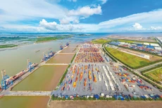 Chính sách phân cấp quản lý quy hoạch giúp Hải Phòng đưa khoảng 1.400 ha đất thuộc 3 khu công nghiệp trong Quy hoạch chung xây dựng Khu kinh tế Đình Vũ - Cát Hải vào khai thác. Ảnh: Đông Giang