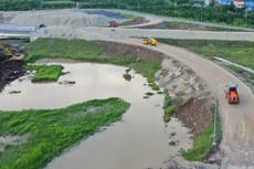 Gói thầu số 15 thuộc Dự án Đầu tư xây dựng cầu Kênh Vàng và đường dẫn hai đầu cầu, kết nối hai tỉnh Bắc Ninh và Hải Dương sẽ đóng thầu vào ngày 3/12/2024. Ảnh minh họa: Nhã Chi