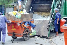 Công ty TNHH Thương mại Dịch vụ Tư vấn Xây dựng Bửu Thành từng mời thầu nhiều gói thầu thu gom rác trị giá hàng trăm tỷ đồng trên địa bàn TP.HCM. Ảnh: Cao Thắng
