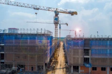 Bảng giá đất điều chỉnh tăng khiến việc đóng tiền sử dụng đất cũng tăng theo, làm ảnh hưởng trực tiếp đến “hầu bao” của đa số chủ đầu tư dự án