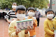 Vinamilk dành 12,5 tỷ đồng chăm sóc dinh dưỡng cho trẻ em khó khăn phòng chống dịch Covid-19