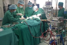 Dịch COVID-19 (Sáng 14/5): Việt Nam 17 ca đang điều trị đã âm tính từ 1 lần trở lên