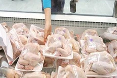 Bộ Tài chính dự kiến giảm mức thuế nhập khẩu các mặt hàng thịt gà từ 20% xuống 18%. Ảnh: Internet 