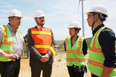 Các chuyên gia nước ngoài đánh giá cao sự nhiệt tình đón tiếp của người dân Việt Nam. Ảnh minh họa: Lê Tiên