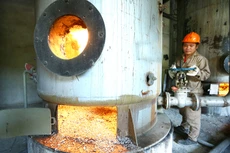 Đến năm 2025, 100% các dây chuyền sản xuất xi măng có công suất từ 2.500 tấn clinker/ngày trở lên phải lắp đặt và vận hành hệ thống phát điện tận dụng nhiệt khí thải. Ảnh: Lê Tiên