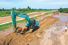 Nhiều dự án giao thông bị thiếu nguồn cung vật liệu cát và đá xây dựng do các địa phương đang triển khai hàng loạt công trình quy mô lớn. Ảnh: Lê Tiên