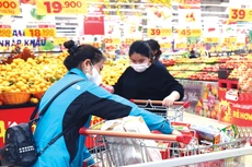 Chính sách giảm 2% thuế suất thuế giá trị gia tăng tiếp tục thực hiện đến hết năm 2026 với số tiền dự kiến giảm khoảng 121,74 nghìn tỷ đồng. Ảnh: Tiên Giang