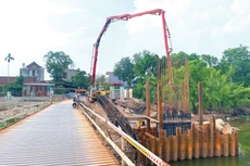 Tỷ lệ giải ngân vốn đầu tư công ước 10 tháng năm 2024 của cả nước chỉ đạt 52,29% kế hoạch Thủ tướng Chính phủ giao. Ảnh: Tiên Giang