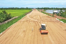 Năm 2024, tổng kế hoạch vốn giao cho nhóm công trình, dự án quan trọng quốc gia, trọng điểm ngành giao thông vận tải là 129.553,9 tỷ đồng. Ảnh: Phú An