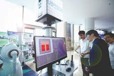 Để tận dụng cơ hội thu hút đầu tư, Việt Nam cần tiếp tục giải quyết tình trạng thiếu hụt lao động trong lĩnh vực công nghệ cao, AI. Ảnh: Lê Tiên