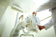 Nửa đầu năm 2025, có 41 nhà thầu bị công bố không đảm bảo uy tín khi tham dự thầu lĩnh vực y tế, tăng gần 4 lần so với cả năm 2024. Ảnh: Tiên Giang