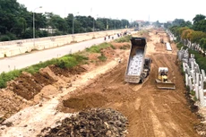 Nhà thầu cần có năng lực về thiết bị, tài chính, nhân lực và biện pháp, công nghệ thi công vượt trội để tiết kiệm thời gian, chi phí, bảo đảm chất lượng công trình. Ảnh minh họa: Nhã Chi