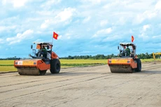 Phó Thủ tướng Nguyễn Chí Dũng yêu cầu hoàn thành thông tuyến chính 5 dự án thành phần thuộc cao tốc Bắc - Nam phía Đông giai đoạn 2021 - 2025 trước ngày 30/4/2025. Ảnh: Quý Bắc