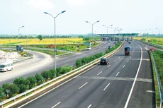 Nhiều dự án BOT giao thông gặp khó khăn do doanh thu sụt giảm, dẫn tới vỡ phương án tài chính. Ảnh: Lê Tiên