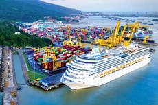 Cảng Tiên Sa - một trong cảng biển của Đà Nẵng, điểm cuối tuyến hành lang kinh tế Đông-Tây luôn đạt và vượt công suất khai thác qua các năm. Ảnh: Minh Hạnh