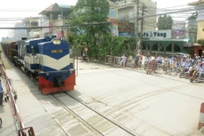 Việc xây dựng Luật Đường sắt (sửa đổi) góp phần tạo động lực mới cho sự phát triển của ngành, thúc đẩy tính cạnh tranh của phương thức vận tải đường sắt. Ảnh: Tường Lâm