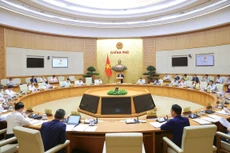 Thủ tướng Phạm Minh Chính chủ trì Phiên họp Chính phủ chuyên đề pháp luật lần thứ 2 trong tháng 4/2025. Ảnh: Nhật Bắc