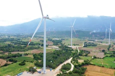 Theo Quy hoạch điện VIII, để tăng trưởng GDP bình quân khoảng 7%/năm trong giai đoạn 2021 - 2030, điện thương phẩm năm 2030 cần khoảng 505,2 tỷ kWh. Ảnh: Lê Tiên