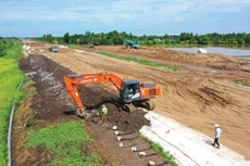 Dự án Xây dựng đường bộ cao tốc đoạn Cần Thơ - Cà Mau có tổng mức đầu tư 27.523 tỷ đồng, chiều dài tuyến chính 110,85 km