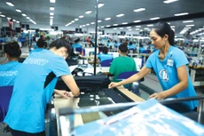 Doanh nghiệp dệt, may, da giày đang gặp khó khăn về đơn hàng xuất khẩu, nhu cầu thị trường thấp và lao động có tay nghề. Ảnh: Lê Tiên