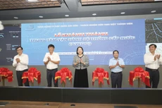 Lãnh đạo SAWACO và Trung tâm Chuyển đổi số TP.HCM cắt băng khánh thành Trung tâm Vận hành hệ thống cấp nước (SWOC)