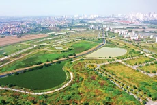 Bộ Tài chính đề xuất, tại thời điểm chuẩn bị dự án, giá trị quỹ đất dự kiến thanh toán phải tương đương hoặc chênh lệch cao hơn hoặc thấp hơn so với tổng mức đầu tư công trình dự án BT tối đa 10%. Ảnh: Lê Tiên