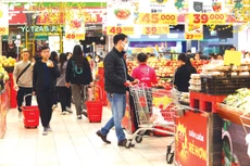 Chính sách giảm thuế giá trị gia tăng 2% góp phần thúc đẩy sản xuất, kinh doanh của doanh nghiệp, tiêu dùng của người dân, tạo thêm công ăn việc làm cho người lao động. Ảnh: Tiên Giang